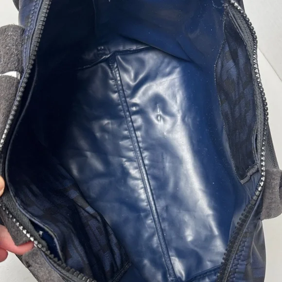 LONGCHAMP Le Pilage Navy Logo Duffel  Black Leather Trim Neon Yellow Accent - Picture 15 of 16